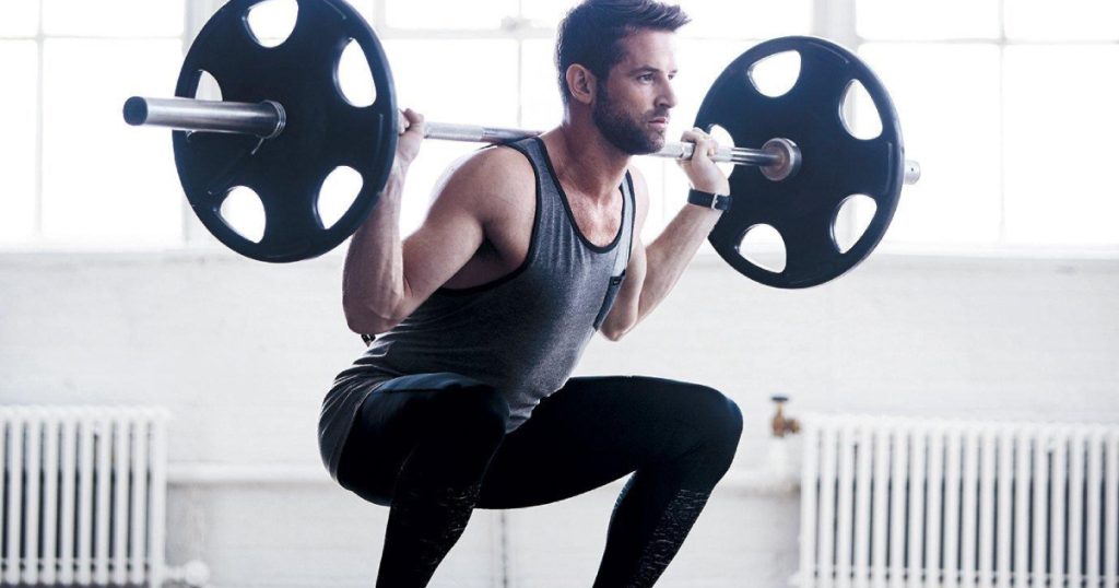 Bài tập squat với tạ